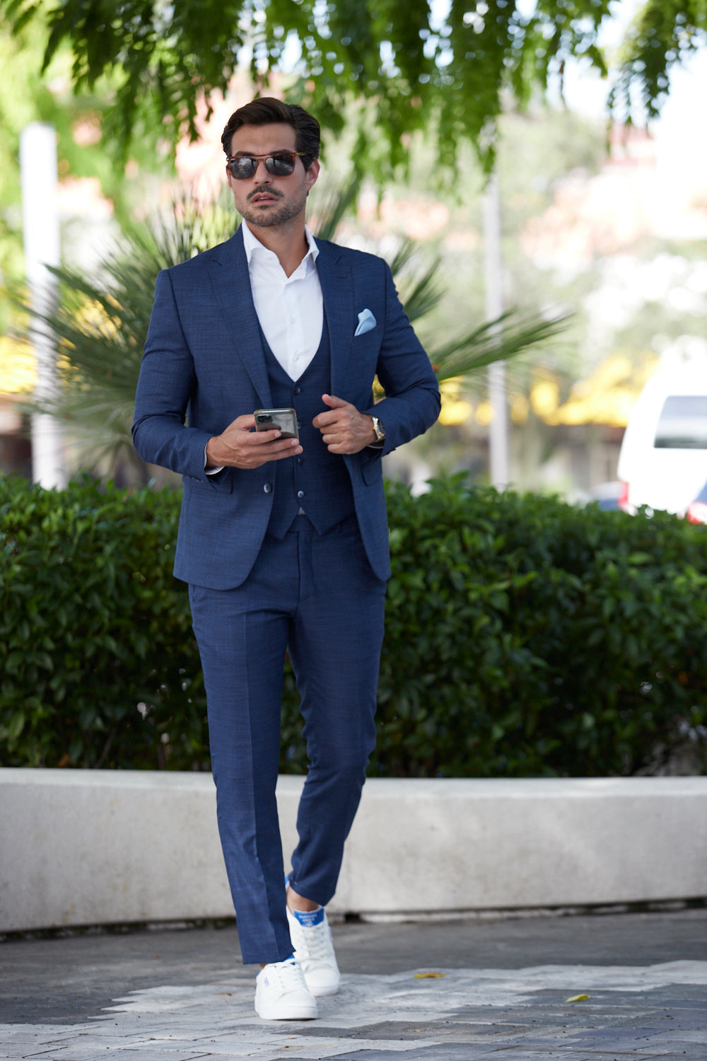 Blue Suit – Elegance and Versatility for Any Occasion