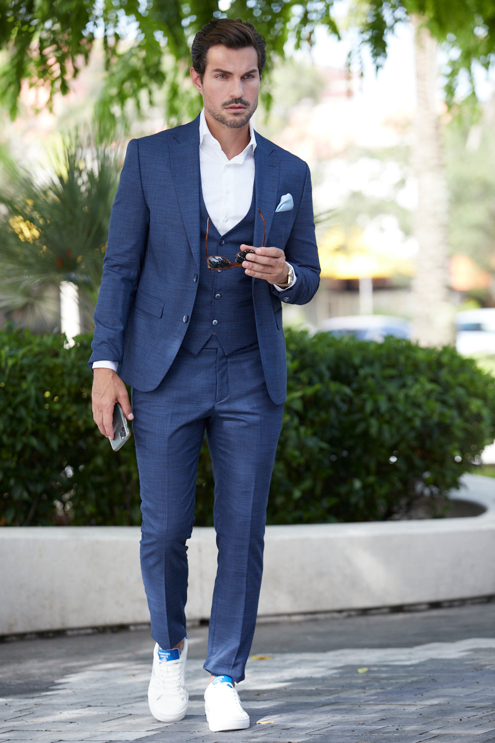 Blue Suit – Elegance and Versatility for Any Occasion