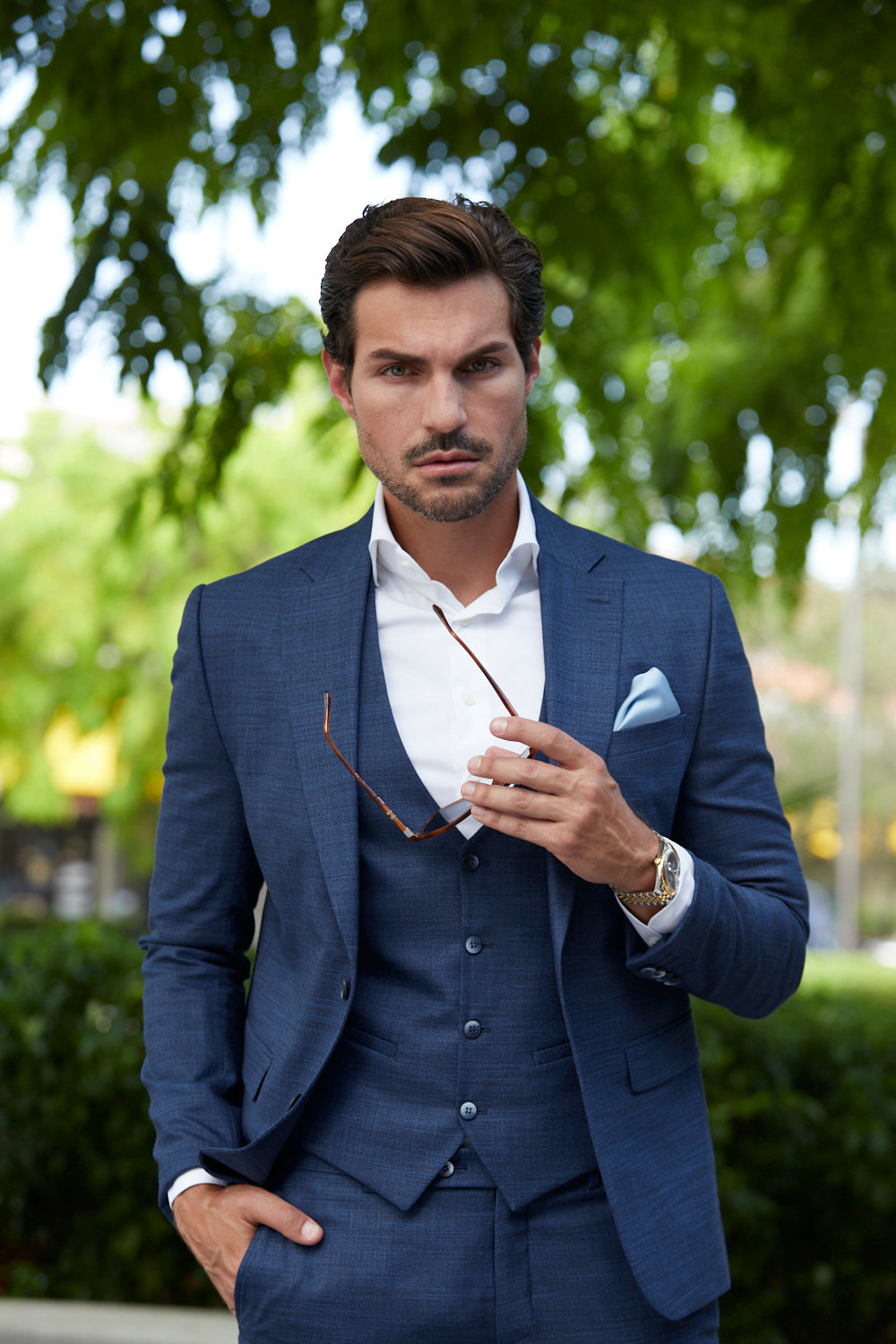 Blue Suit – Elegance and Versatility for Any Occasion